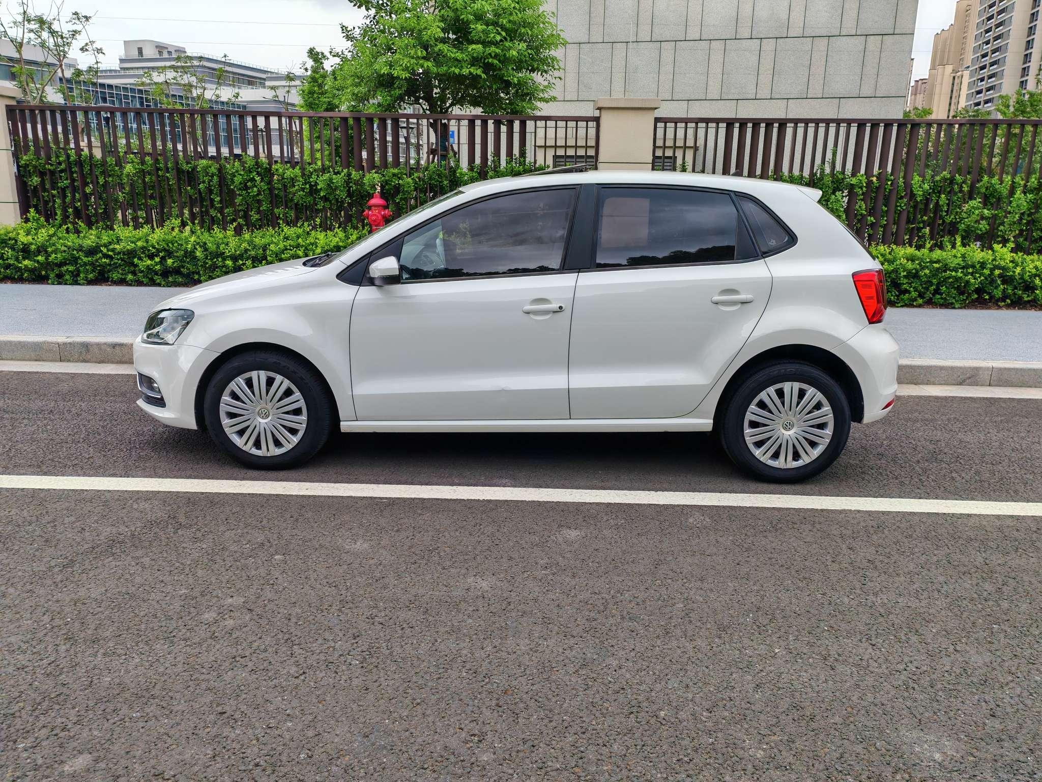 Volkswagen Polo 2018 thumb 2