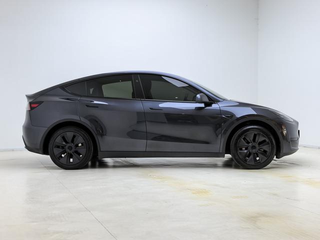 Tesla Model Y 2024 thumb 6