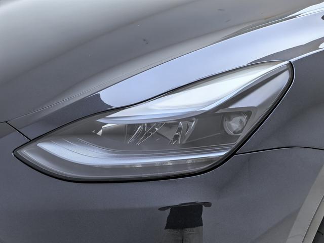 Tesla Model Y 2024 thumb 10