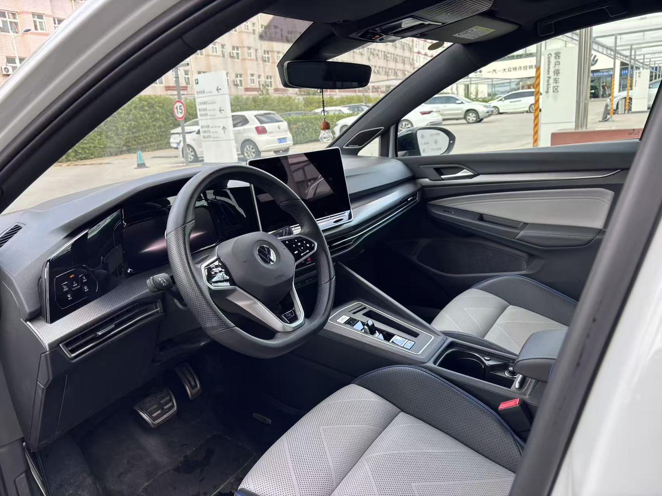 Volkswagen Golf Sportsvan 2025 thumb 8