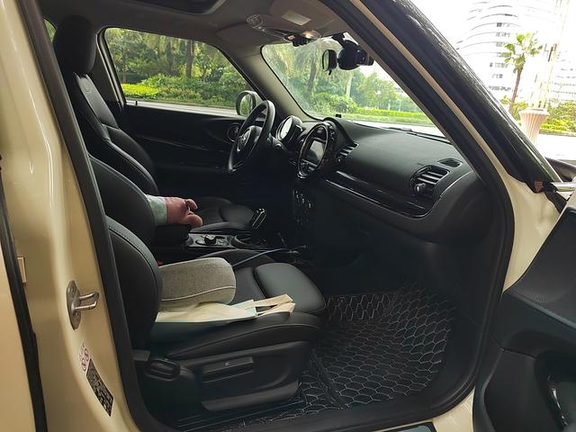 Mini Clubman 2019 thumb 9