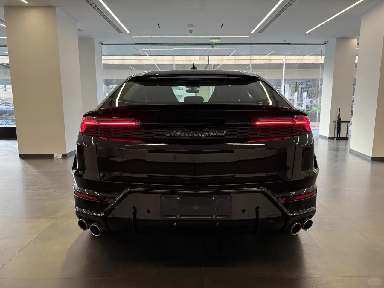 Lamborghini Urus SE 2026 thumb 3