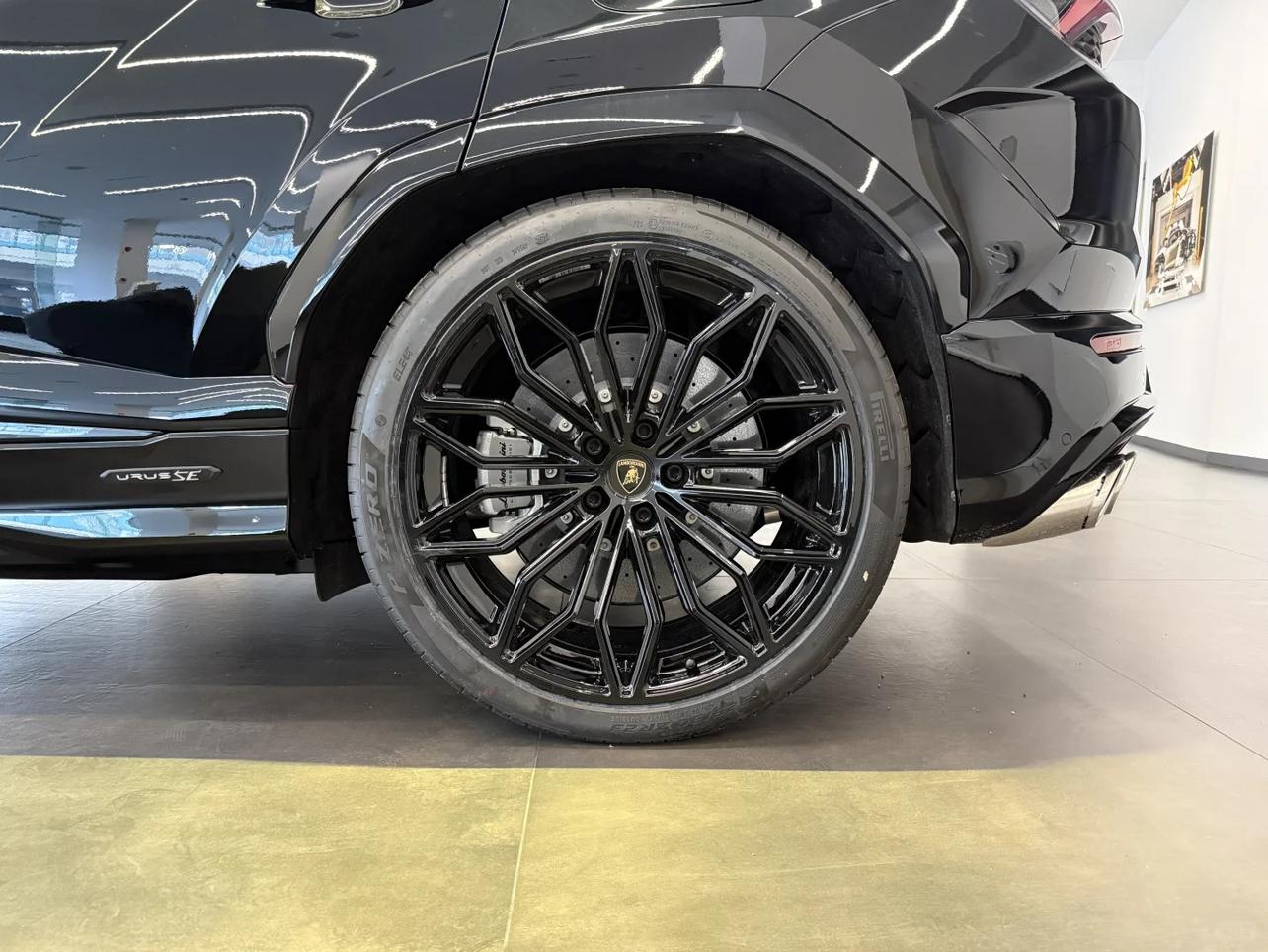 Lamborghini Urus SE 2026 thumb 4