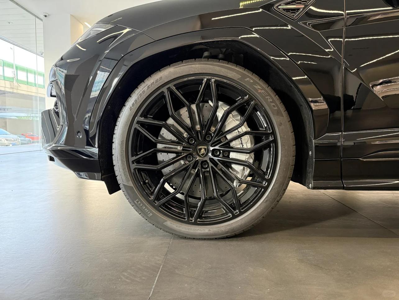 Lamborghini Urus SE 2026 thumb 5