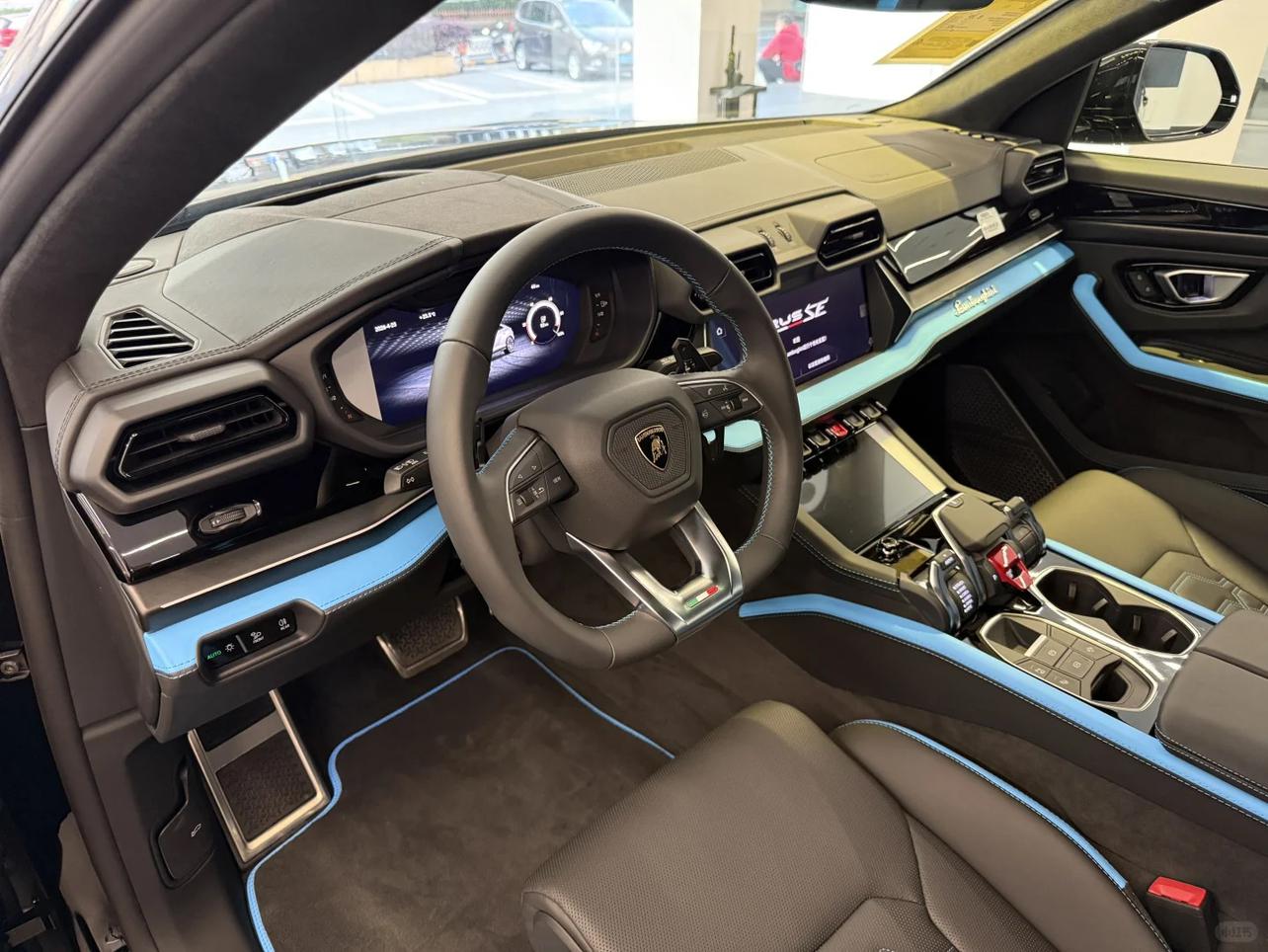 Lamborghini Urus SE 2026 thumb 8