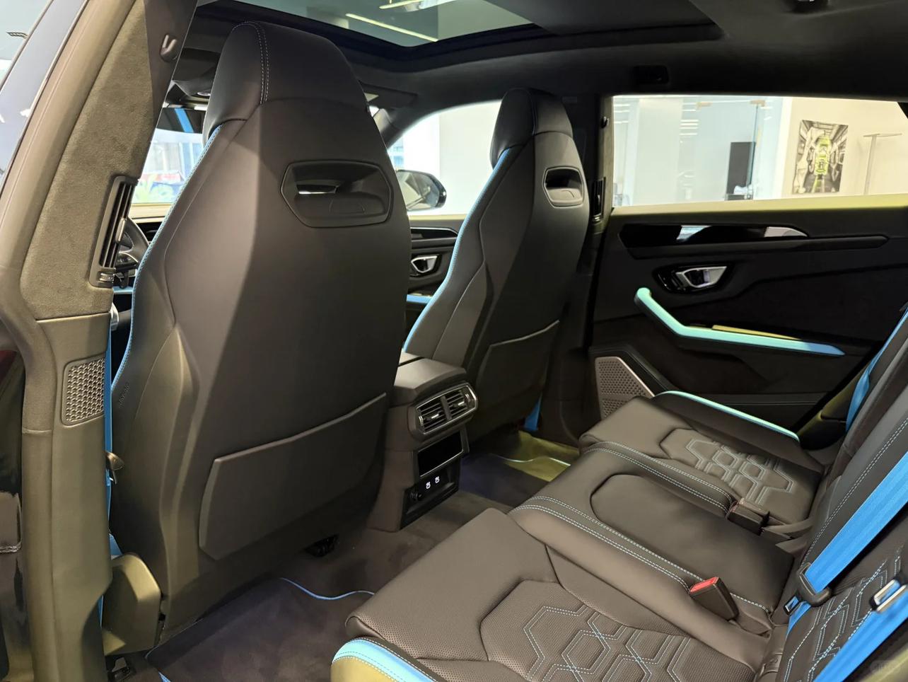 Lamborghini Urus SE 2026 thumb 11