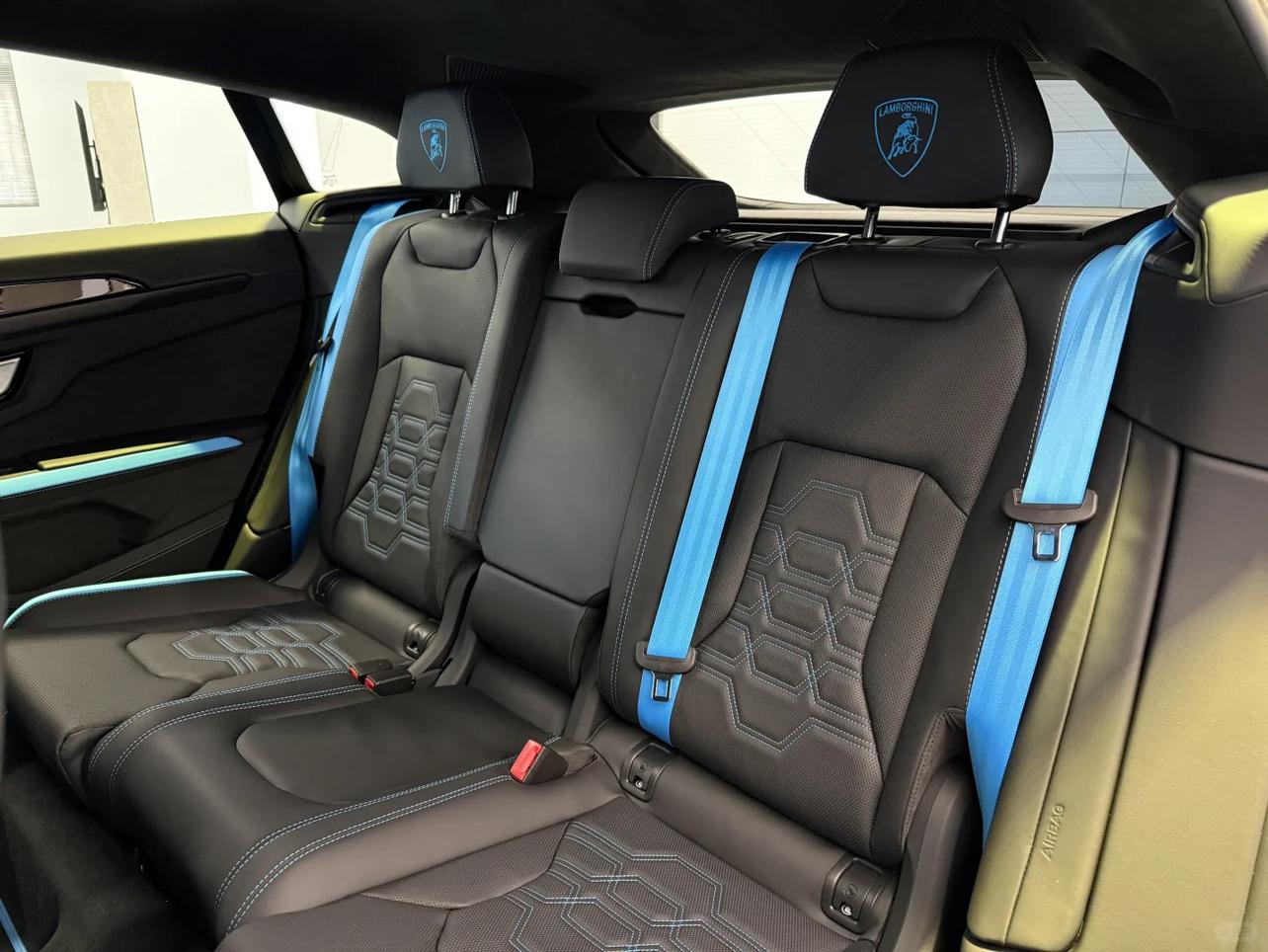 Lamborghini Urus SE 2026 thumb 12