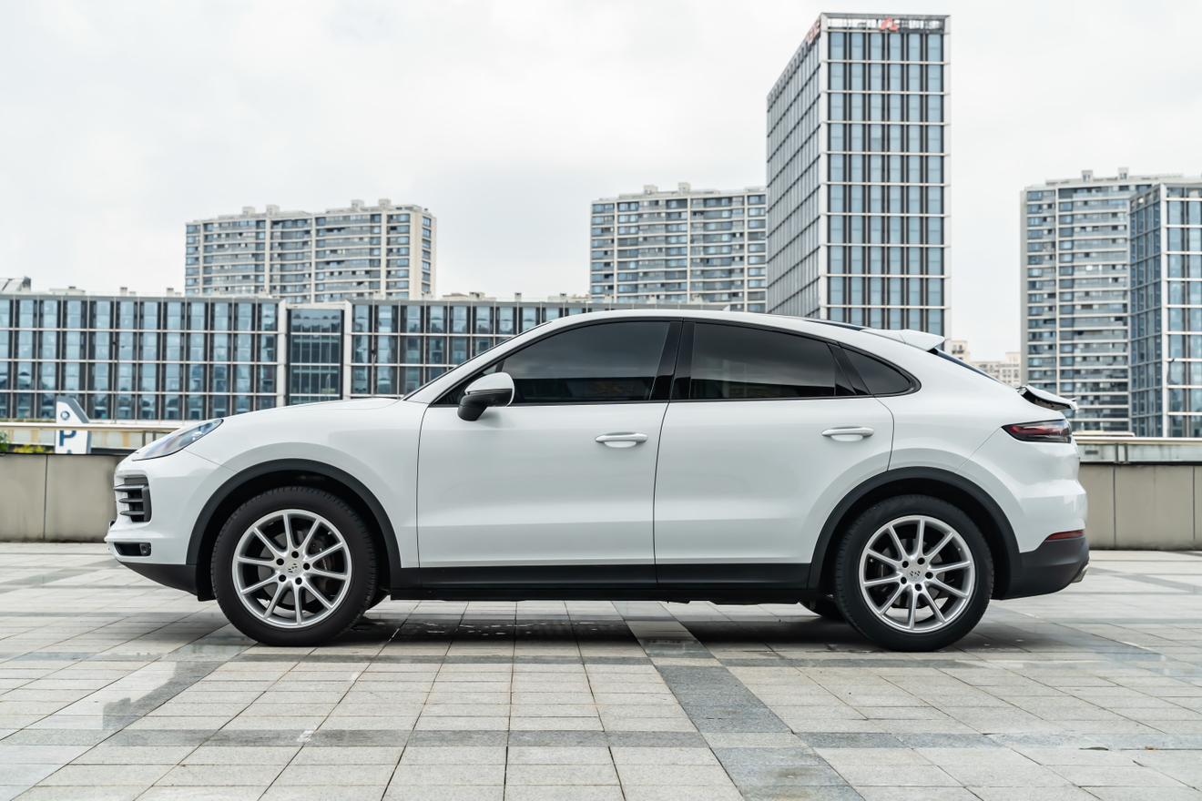 Porsche Cayenne 2019 thumb 2
