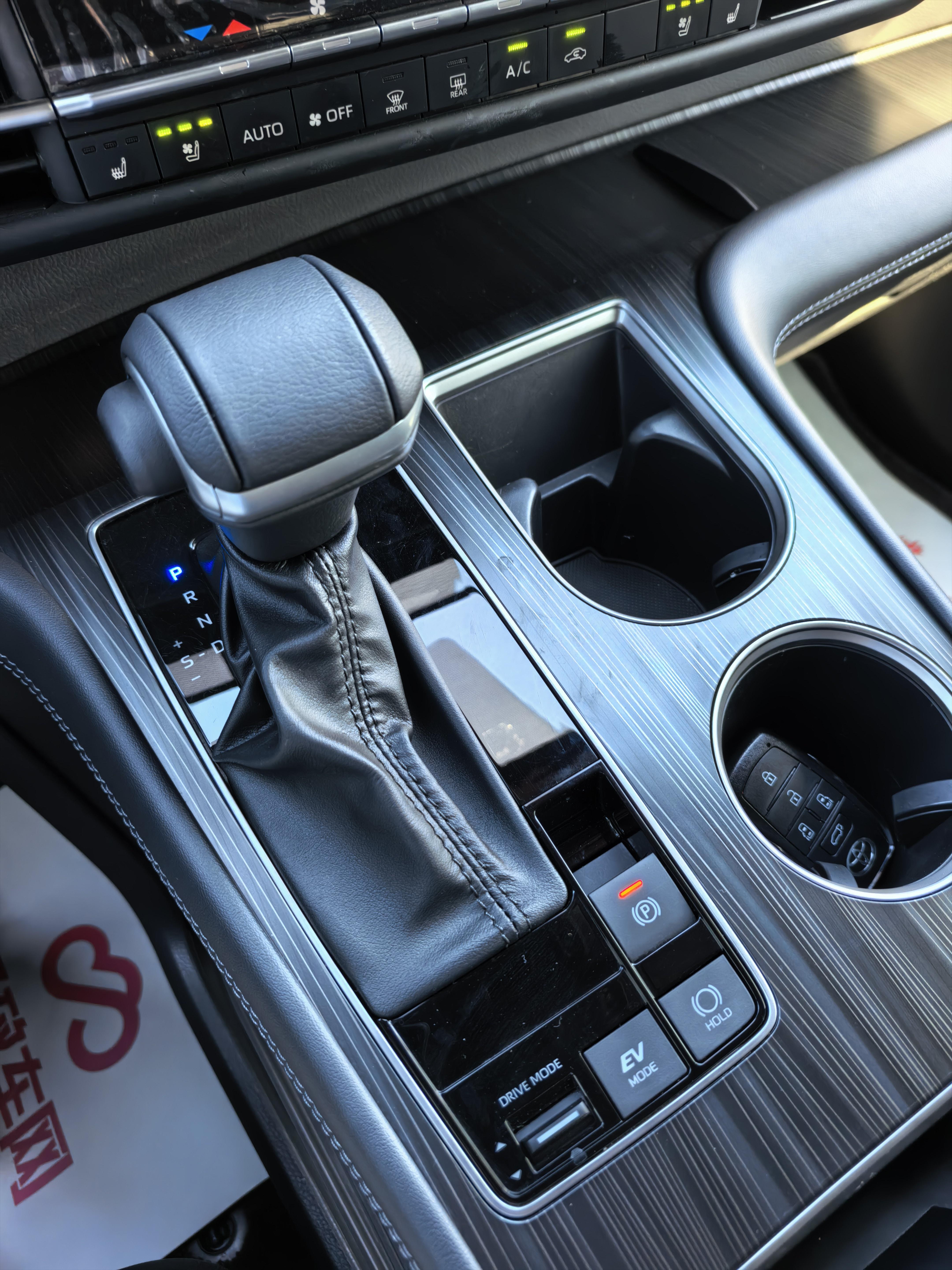 Toyota Sienna 2024 thumb 11