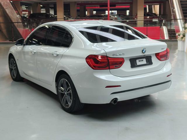 BMW 1 серии 2018 thumb 3