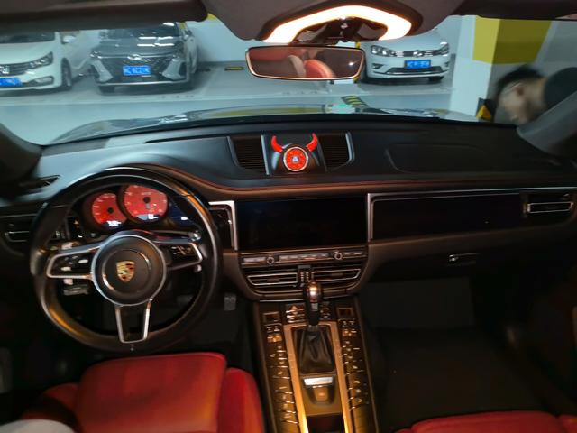 Porsche Macan 2020 thumb 3