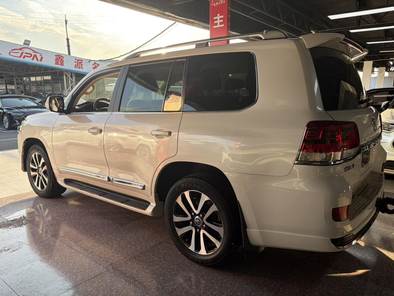 Toyota Land Cruiser 2020 thumb 2