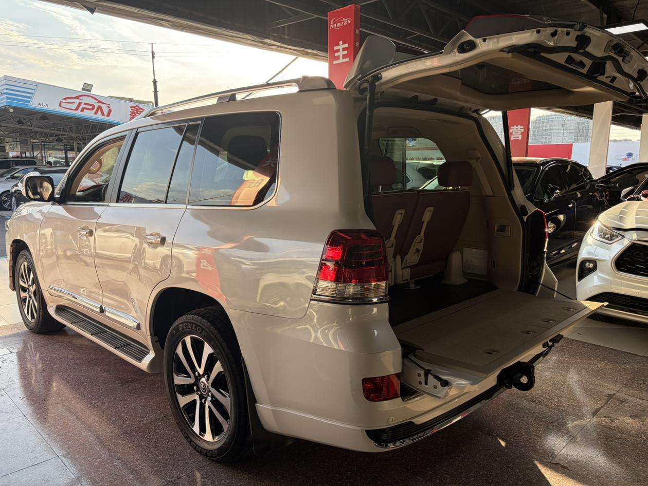 Toyota Land Cruiser 2020 thumb 4