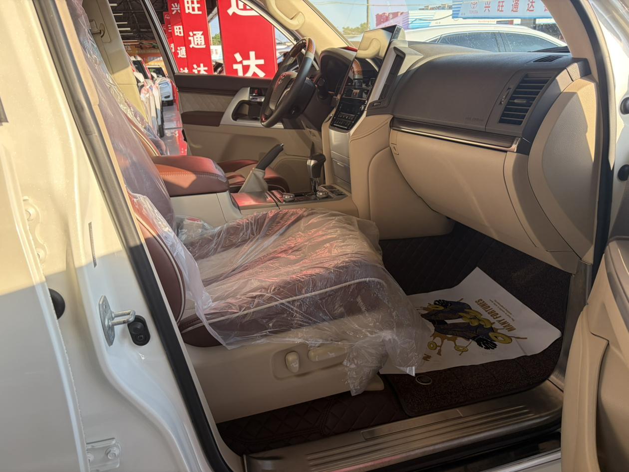 Toyota Land Cruiser 2020 thumb 7