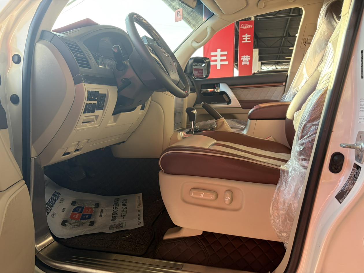 Toyota Land Cruiser 2020 thumb 11