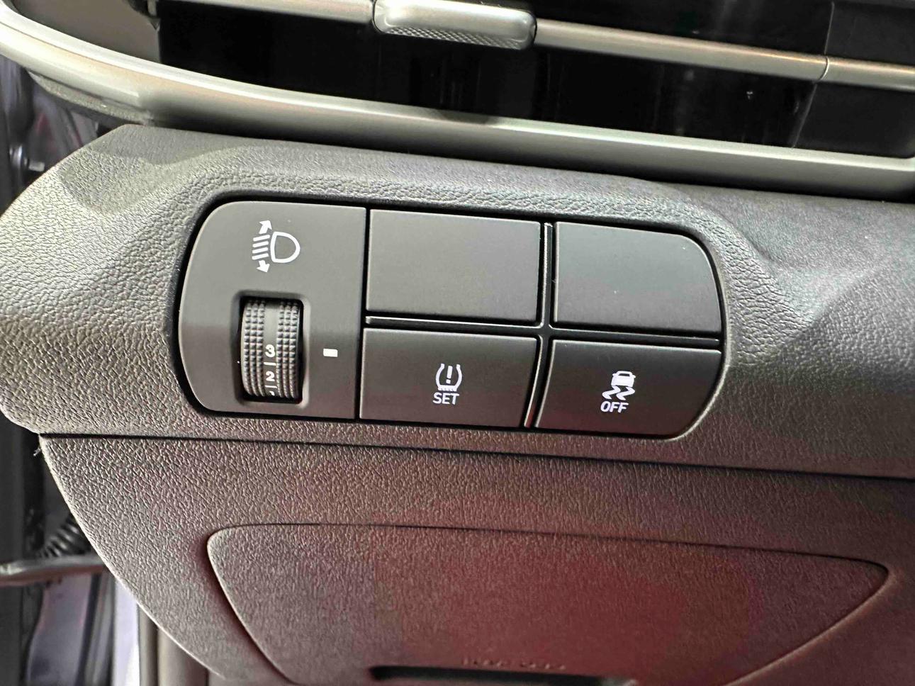 Hyundai Elantra 2023 thumb 6