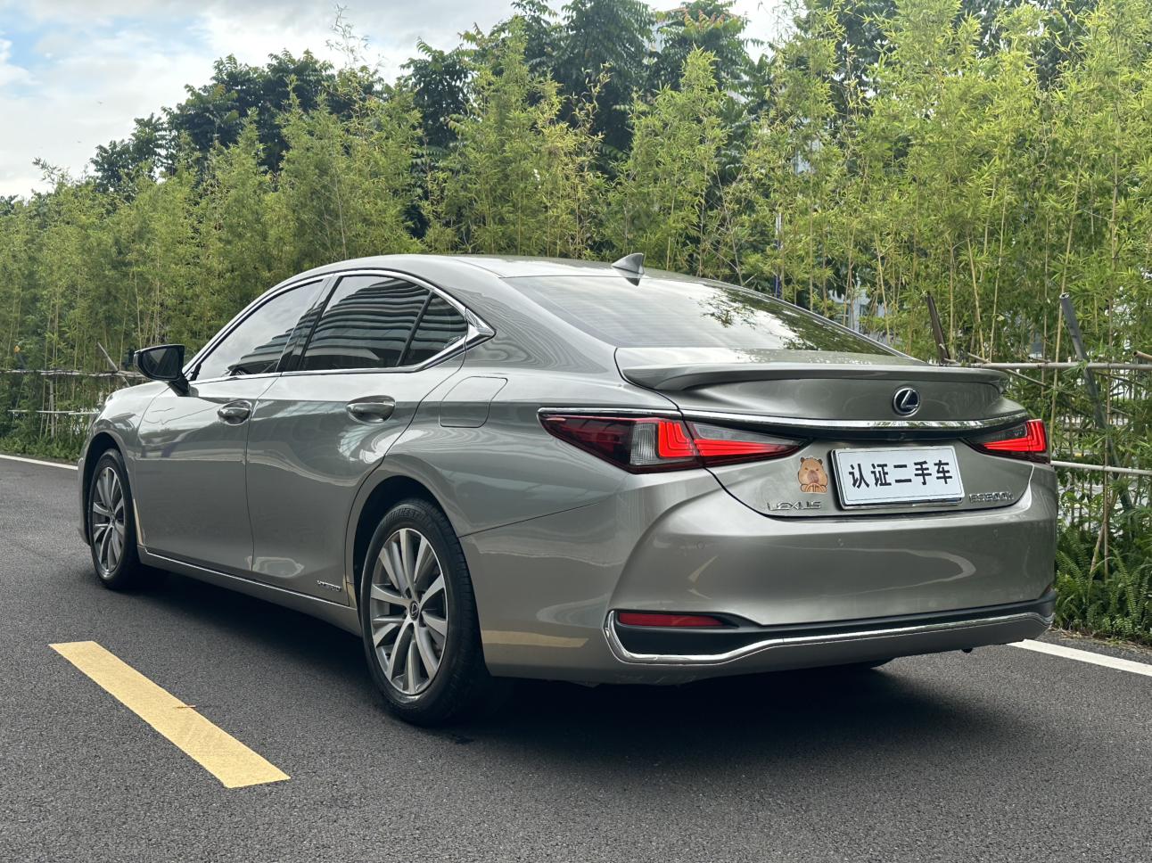 Lexus ES 2020 thumb 2