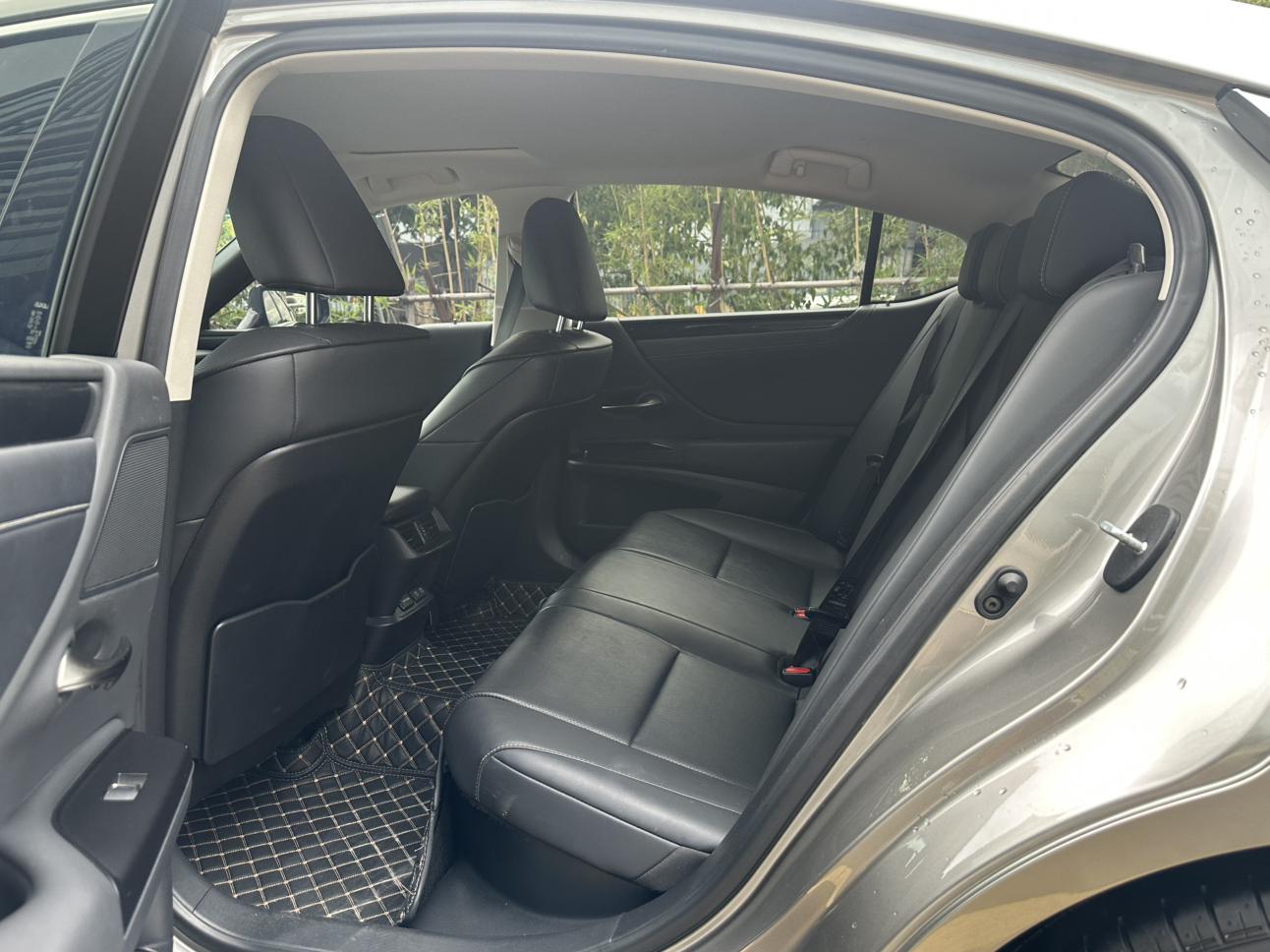 Lexus ES 2020 thumb 12