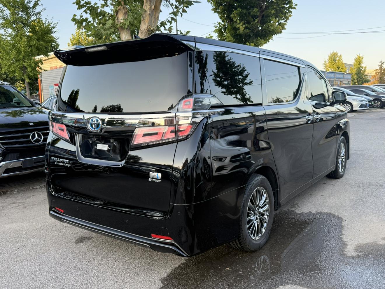 Toyota Vellfire 2020 thumb 4