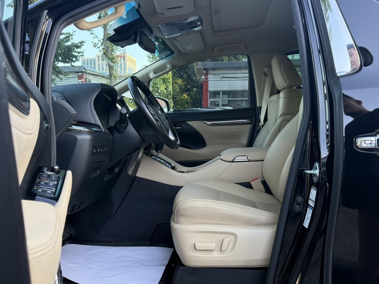 Toyota Vellfire 2020 thumb 12