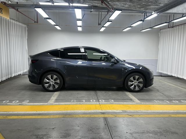 Tesla Model Y 2021 thumb 6