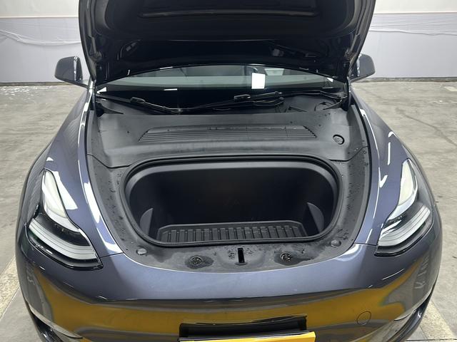 Tesla Model Y 2021 thumb 8