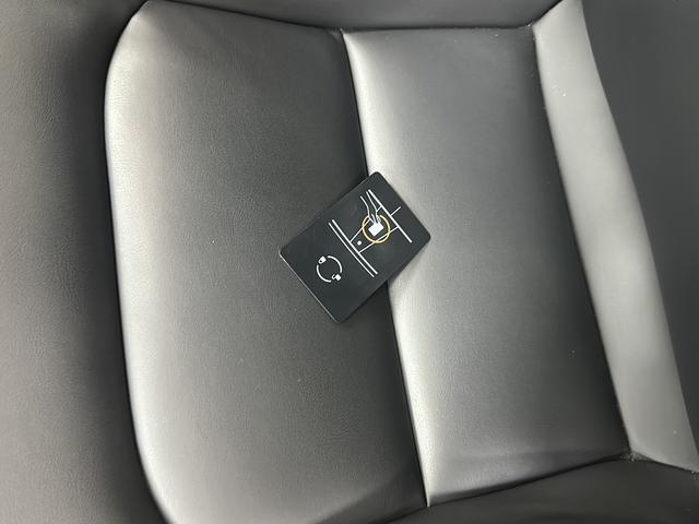 Tesla Model Y 2021 thumb 9