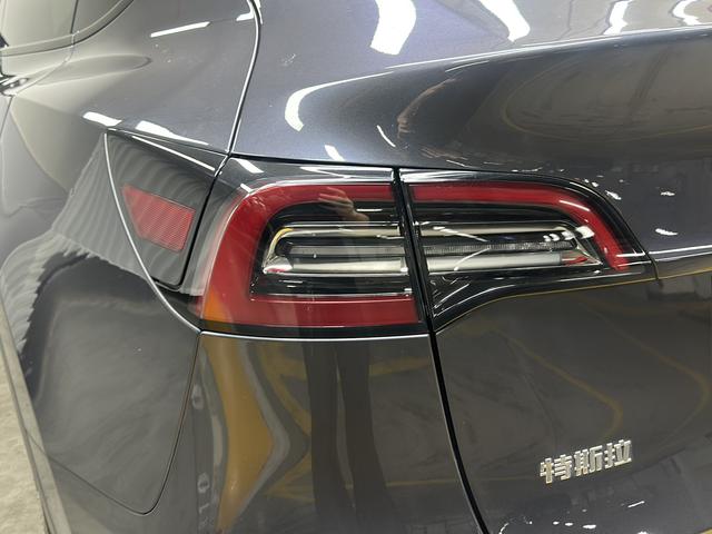 Tesla Model Y 2021 thumb 11
