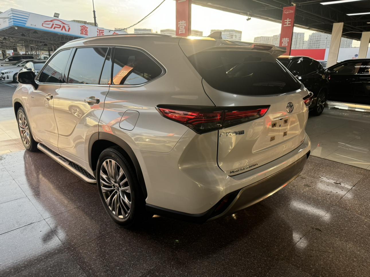 Toyota Highlander 2024 thumb 2
