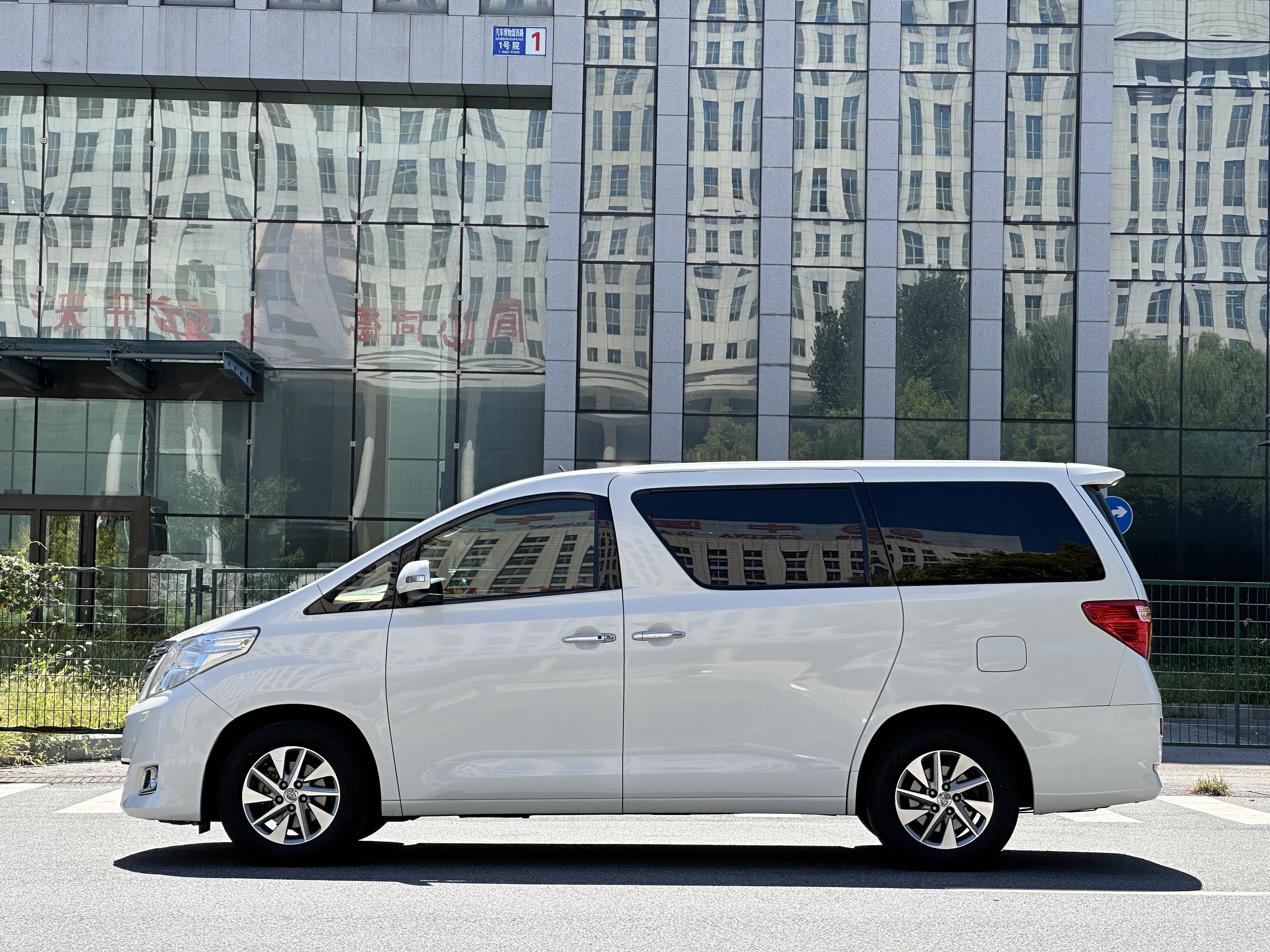 Toyota Alphard 2012 thumb 2