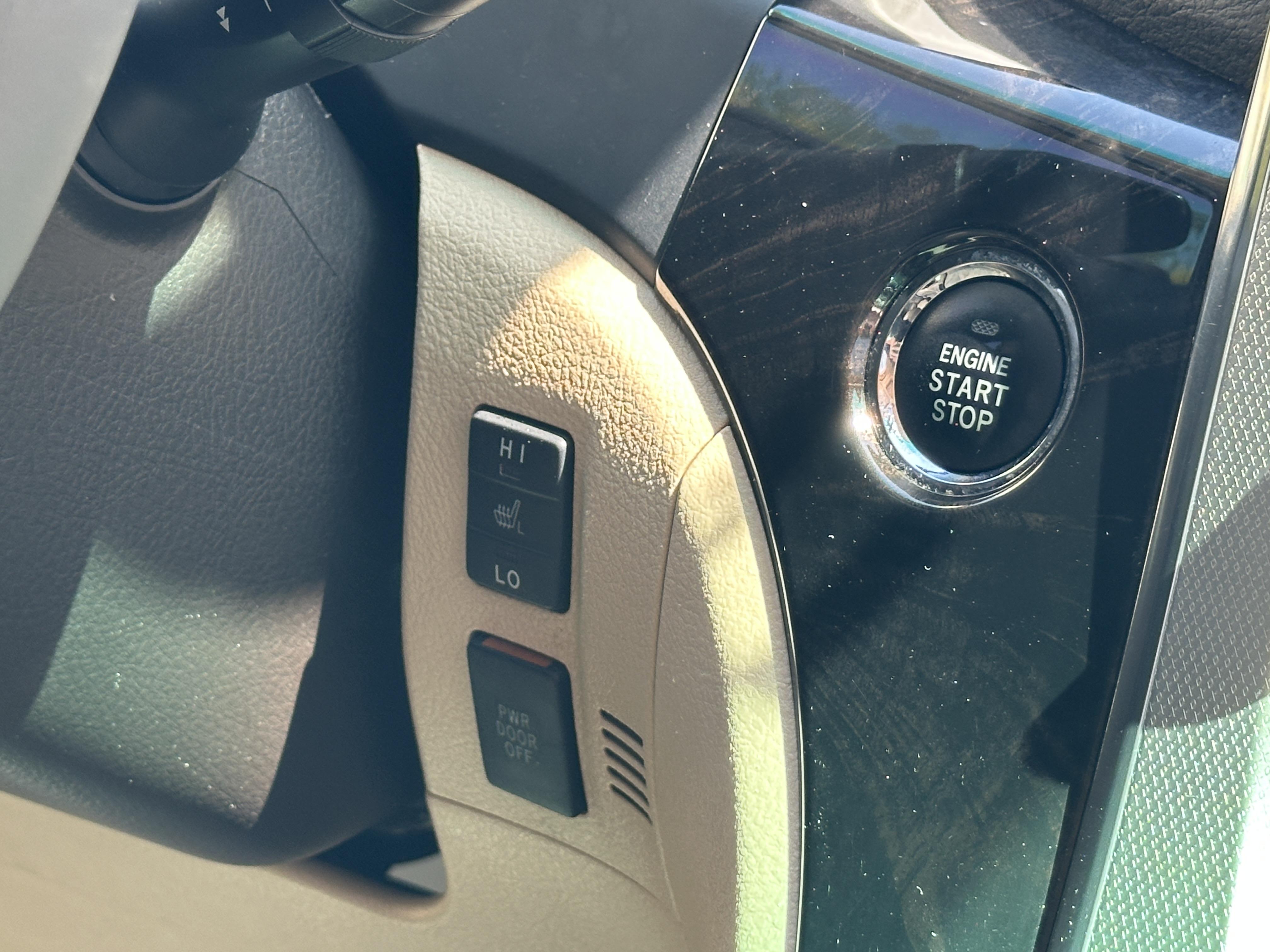 Toyota Alphard 2012 thumb 12