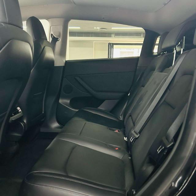 Tesla Model Y 2021 thumb 8