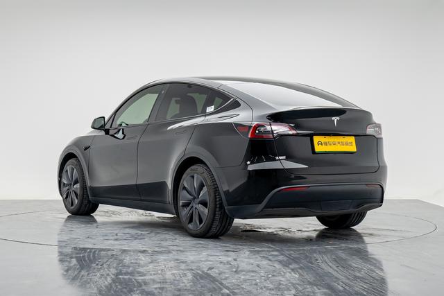 Tesla Model Y 2022 thumb 3
