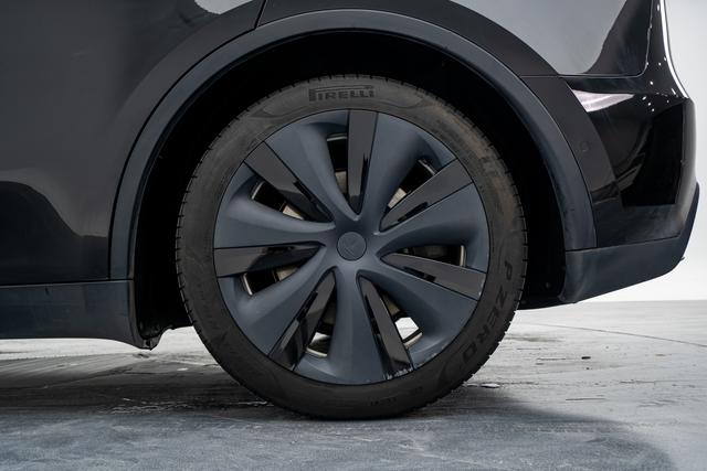 Tesla Model Y 2022 thumb 7