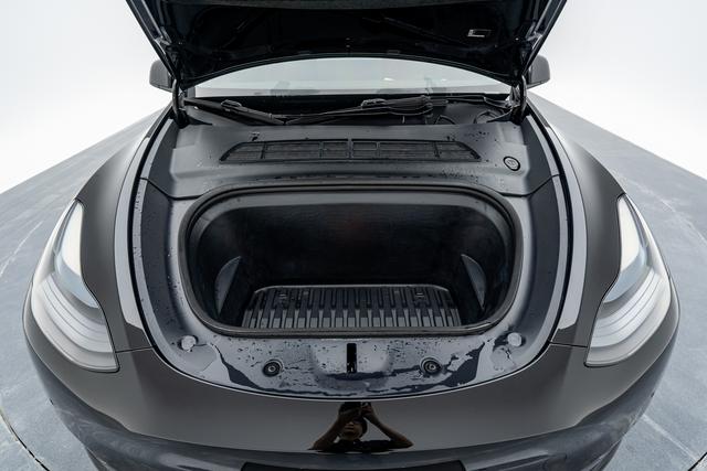 Tesla Model Y 2022 thumb 8