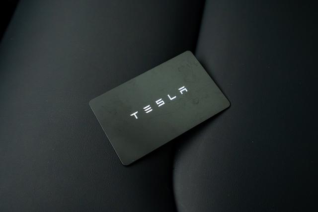 Tesla Model Y 2022 thumb 9