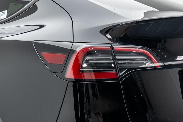 Tesla Model Y 2022 thumb 11