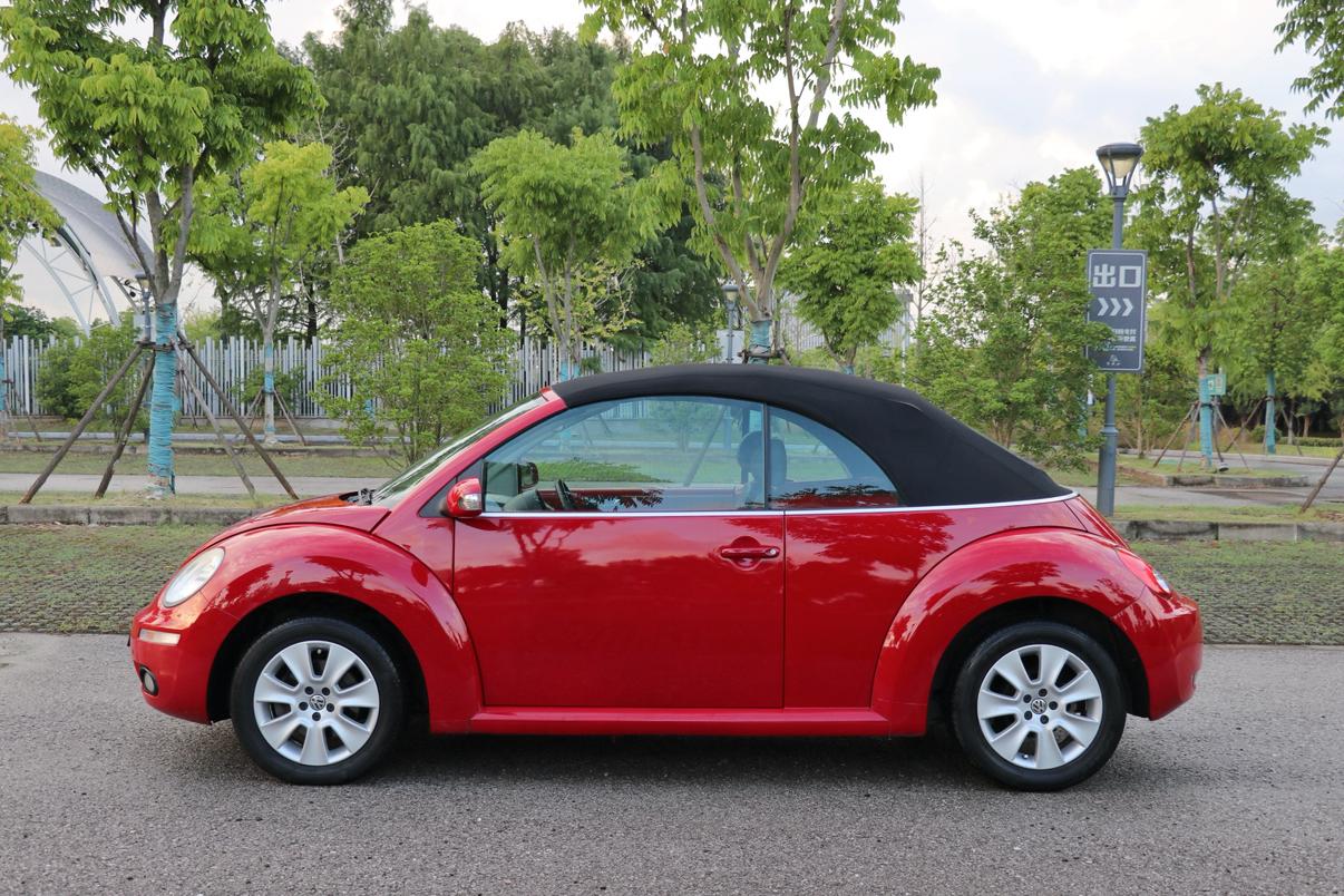 Volkswagen Beetle 2009 thumb 2