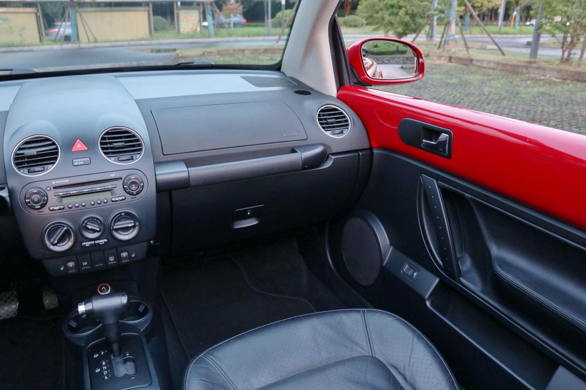 Volkswagen Beetle 2009 thumb 5