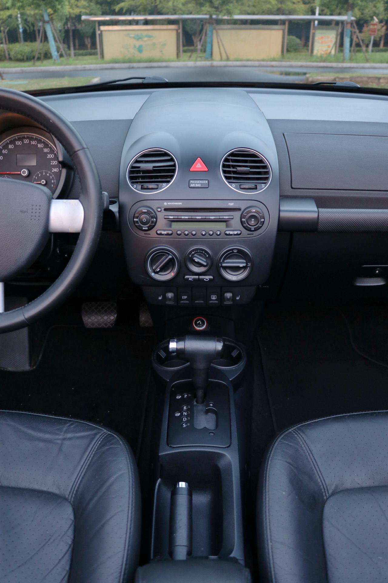 Volkswagen Beetle 2009 thumb 7
