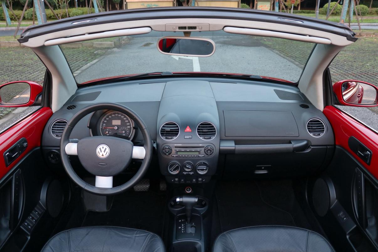 Volkswagen Beetle 2009 thumb 12