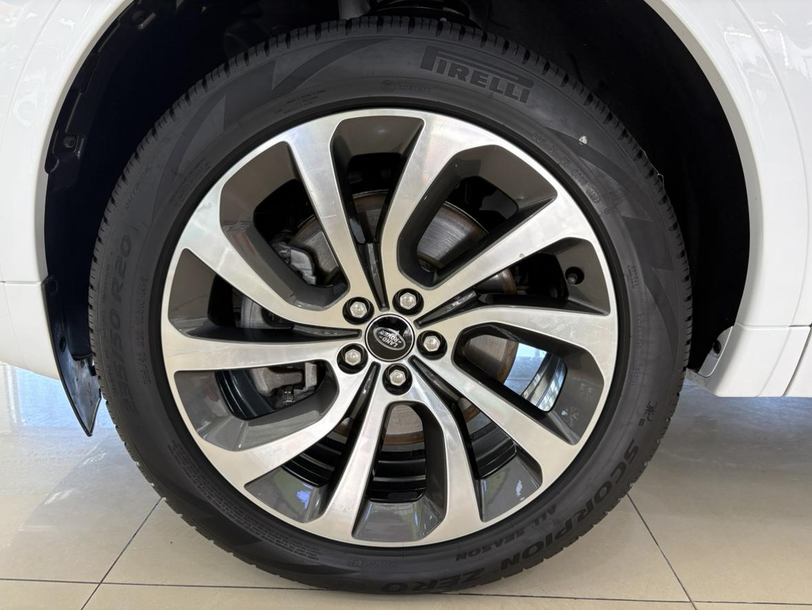 Land Rover Discovery Sport 2023 thumb 6