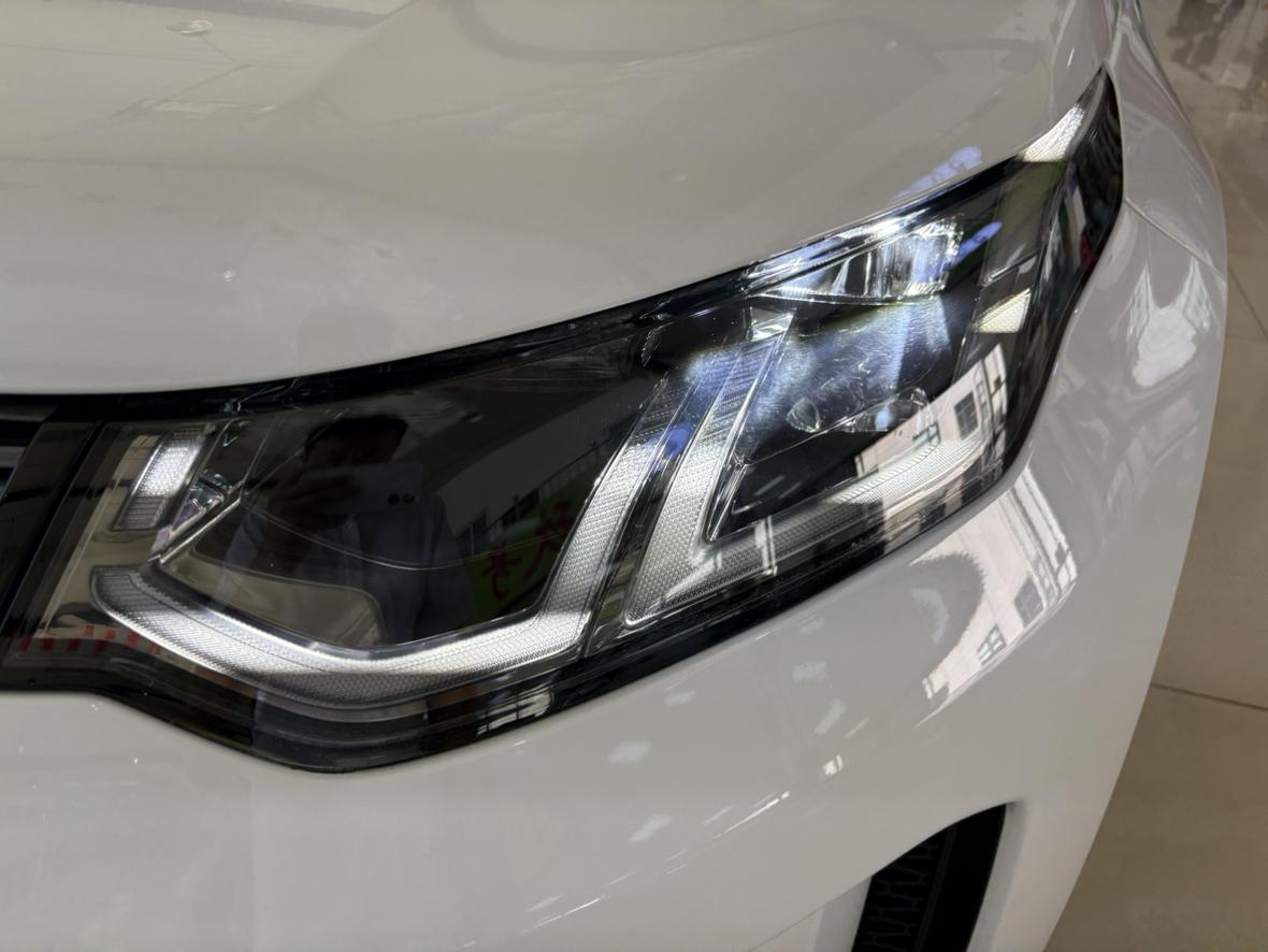 Land Rover Discovery Sport 2023 thumb 7