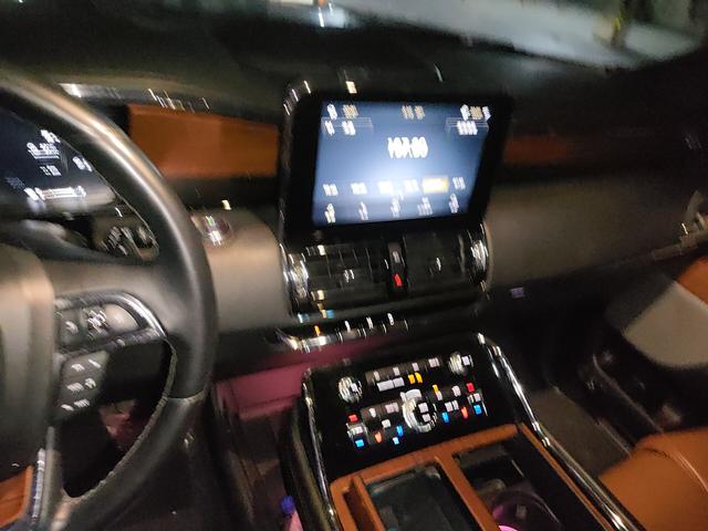 Lincoln Nautilus 2020 thumb 6