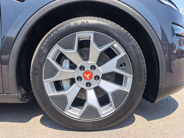Tesla Model Y 2026 thumb 6
