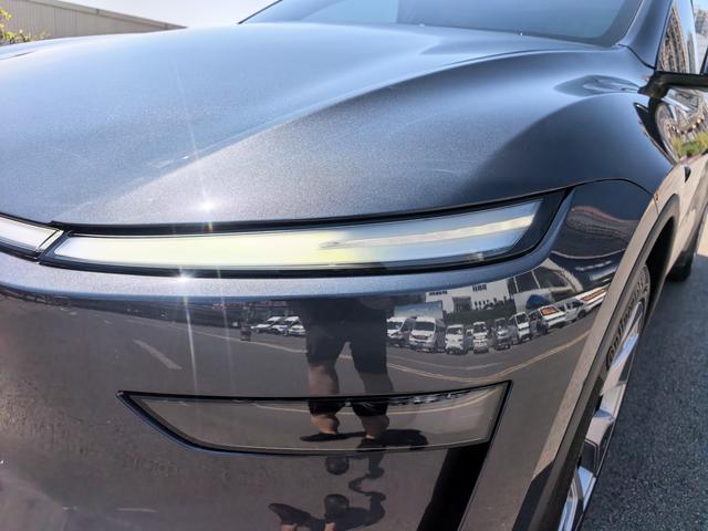 Tesla Model Y 2026 thumb 7