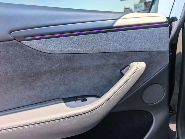 Tesla Model Y 2026 thumb 10