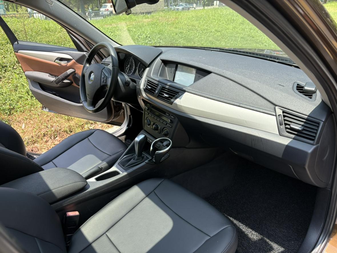 BMW X1 2012 thumb 6