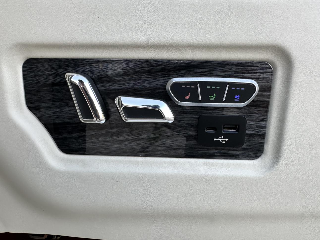 Mercedes-Benz Wei Ting 2013 thumb 5