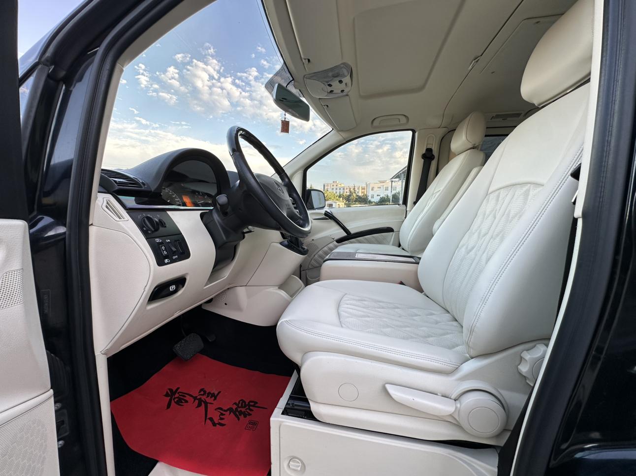 Mercedes-Benz Wei Ting 2013 thumb 9